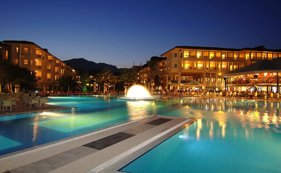 Queen's Park Le Jardin Resort